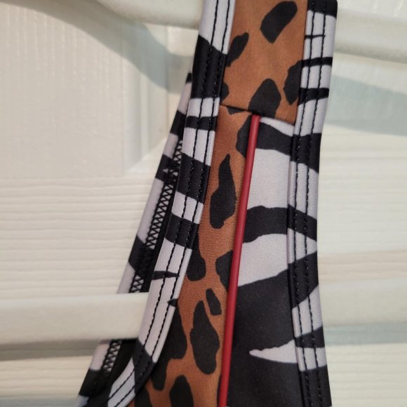 Good America Upper Cut Sports Bra - Picture 7 of 7